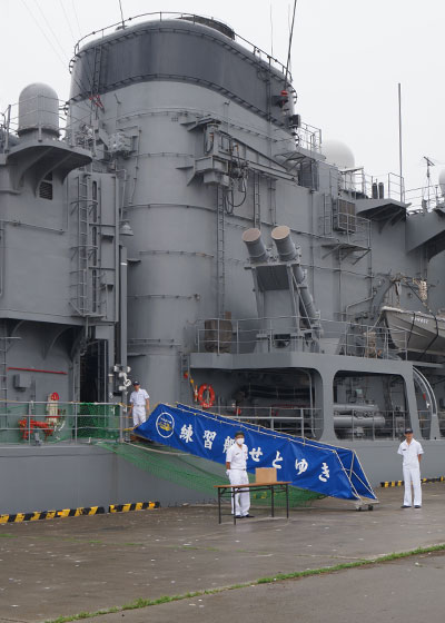 海上自衛隊の練習艦「せとゆき」「しらゆき」一般公開