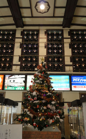 JR小樽駅エントランスホール「ガラスアートギャラリー（2016-2017）」