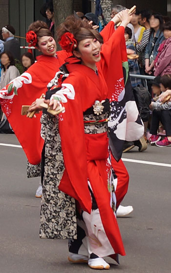 第24回YOSAKOIソーラン祭りより「ひがしかぐら東神酔華の舞」