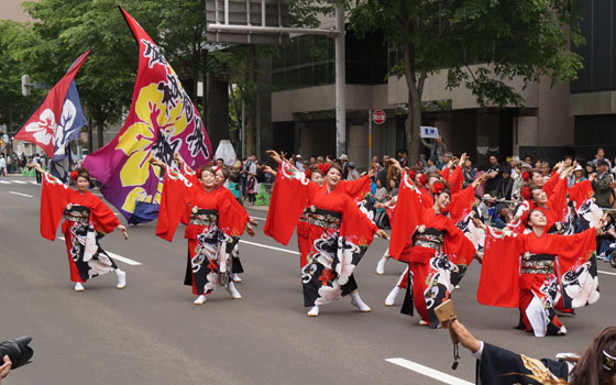 第24回YOSAKOIソーラン祭りより「ひがしかぐら東神酔華の舞」