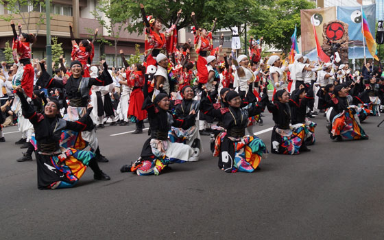 第24回YOSAKOIソーラン祭りより「ＴＨＥ☆北海道医療大学」