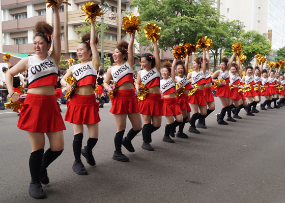 第24回YOSAKOIソーラン祭りより「コンサフリーク〜北海道武蔵女子短期大学〜」（再掲）