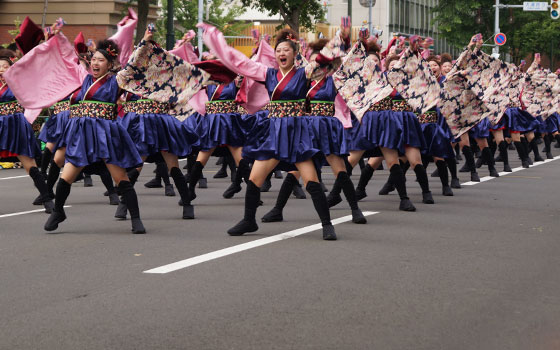 第24回YOSAKOIソーラン祭りより「コンサフリーク〜北海道武蔵女子短期大学〜」