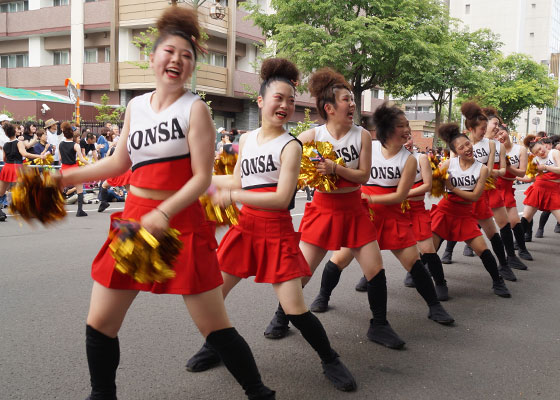 第24回YOSAKOIソーラン祭りより「コンサフリーク〜北海道武蔵女子短期大学〜」