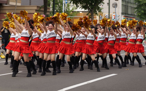 第24回YOSAKOIソーラン祭りより「コンサフリーク〜北海道武蔵女子短期大学〜」