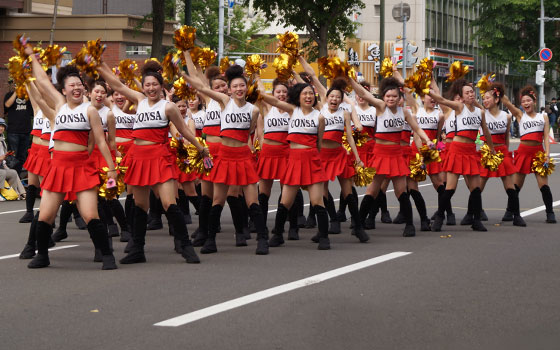 第24回YOSAKOIソーラン祭りより「コンサフリーク〜北海道武蔵女子短期大学〜」