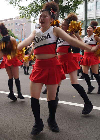 第24回YOSAKOIソーラン祭りより「コンサフリーク〜北海道武蔵女子短期大学〜」