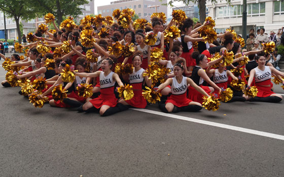 第24回YOSAKOIソーラン祭りより「コンサフリーク〜北海道武蔵女子短期大学〜」