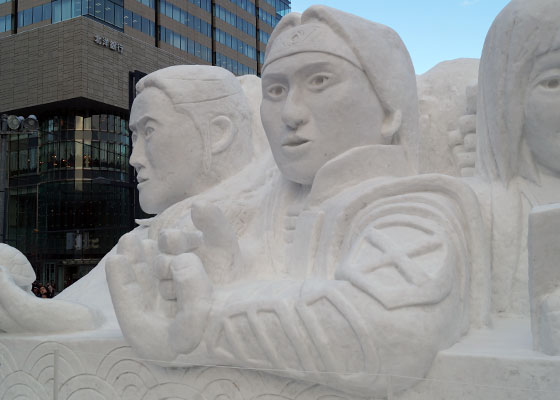 第67回さっぽろ雪まつりより「三太郎（松田翔太の桃太郎）」