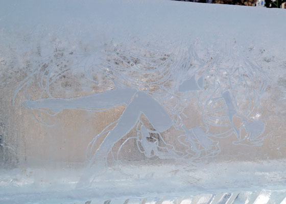 第67回さっぽろ雪まつりより「ロート デジアイ氷像」