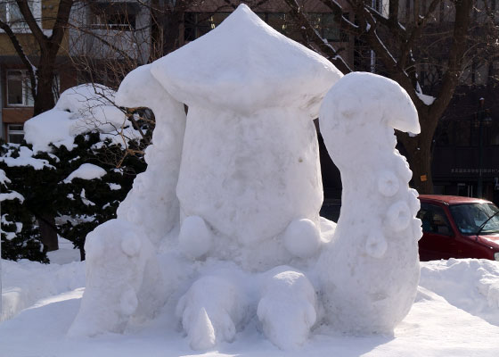 第67回さっぽろ雪まつりより「イカール星人」