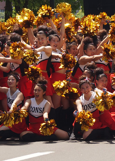 第25回YOSAKOIソーラン祭りより「コンサフリーク〜北海道武蔵女子短期大学〜」