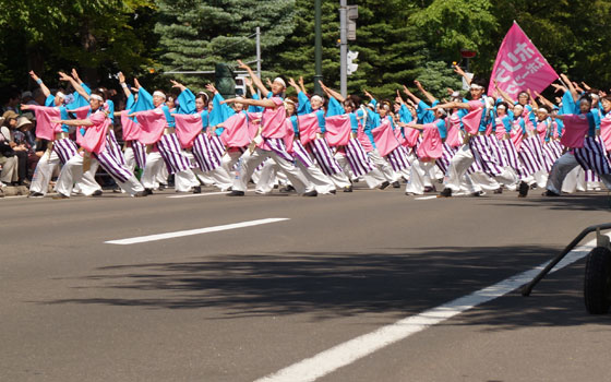 第25回YOSAKOIソーラン祭りより「ホリデイスポーツクラブ」