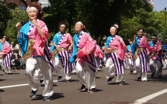 第25回YOSAKOIソーラン祭りより「ホリデイスポーツクラブ」