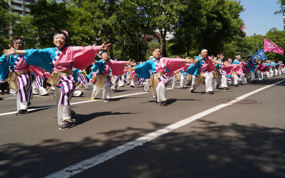 第25回YOSAKOIソーラン祭りより「ホリデイスポーツクラブ」