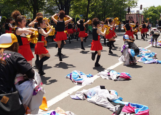 第25回YOSAKOIソーラン祭りより「コンサフリーク〜北海道武蔵女子短期大学〜」