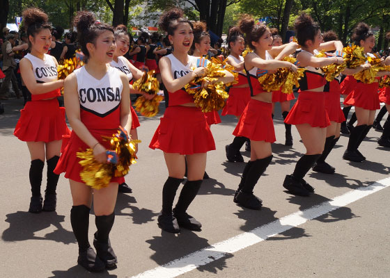 第25回YOSAKOIソーラン祭りより「コンサフリーク〜北海道武蔵女子短期大学〜」