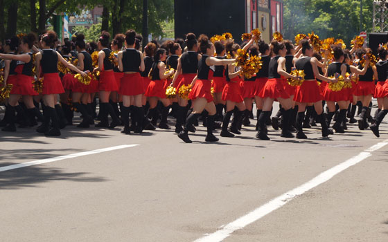 第25回YOSAKOIソーラン祭りより「コンサフリーク〜北海道武蔵女子短期大学〜」