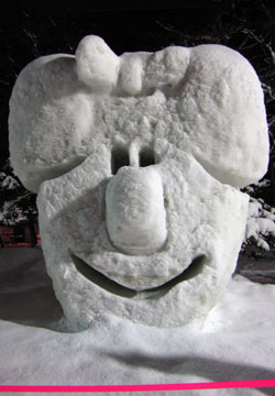 第60回さっぽろ雪まつりより「ミニーマウス」2 第60回さっぽろ雪まつりより「ミニーマウス」2