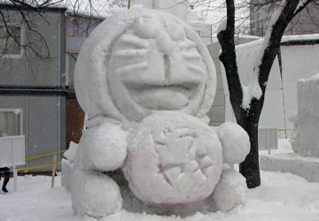 第60回さっぽろ雪まつりより「ドラえもん」 第60回さっぽろ雪まつりより「ドラえもん」