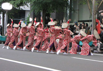 「第18回YOSAKOIソーラン祭り」大通パレード会場（新琴似天舞龍神）