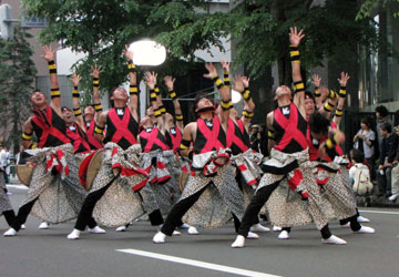 「第18回YOSAKOIソーラン祭り」大通パレード会場（新琴似天舞龍神）