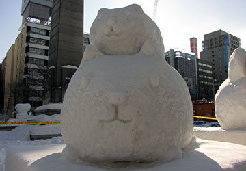 第61回さっぽろ雪まつりより「カピバラさん」 第61回さっぽろ雪まつりより「カピバラさん」