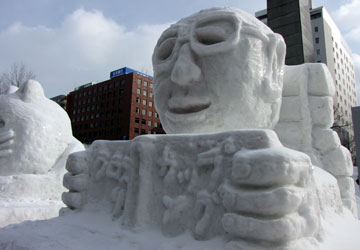 第62回さっぽろ雪まつりより「鈴木章北大名誉教授」 第62回さっぽろ雪まつりより「鈴木章北大名誉教授」
