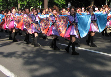 第22回YOSAKOIソーラン祭りより「コンサフリークwithアクアクララ〜北海道武蔵女子短期大学〜」※再掲 第22回YOSAKOIソーラン祭りより「コンサフリークwithアクアクララ〜北海道武蔵女子短期大学〜」※再掲