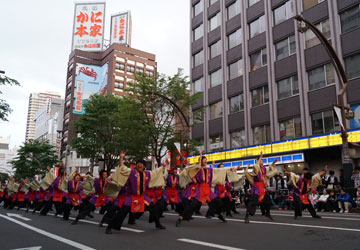 第23回YOSAKOIソーラン祭りより「佛教大学よさこいサークル紫踊屋」