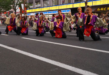 第23回YOSAKOIソーラン祭りより「佛教大学よさこいサークル紫踊屋」