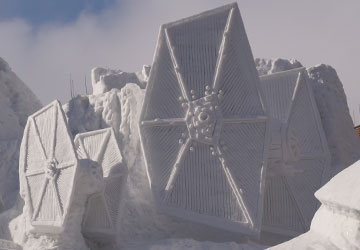 第66回さっぽろ雪まつりより「スターウォーズ(タイファイター)」 第66回さっぽろ雪まつりより「スターウォーズ(タイファイター)」