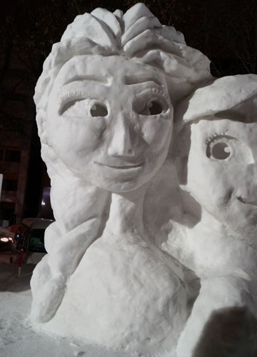 第66回さっぽろ雪まつりより「アナと雪の女王(エルサ)」 第66回さっぽろ雪まつりより「アナと雪の女王(エルサ)」