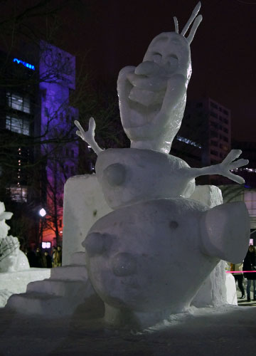 第66回さっぽろ雪まつりより「アナと雪の女王(オラフ)」 第66回さっぽろ雪まつりより「アナと雪の女王(オラフ)」