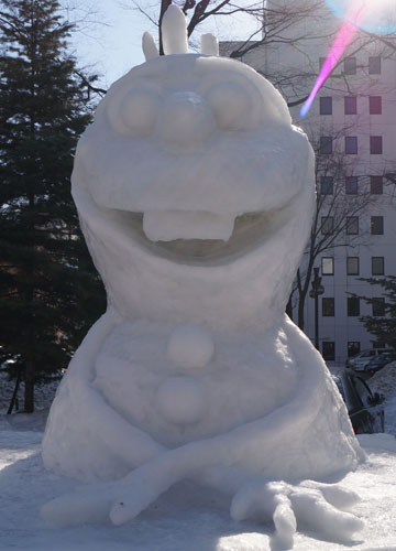 第66回さっぽろ雪まつりより「アナと雪の女王(オラフ)」 第66回さっぽろ雪まつりより「アナと雪の女王(オラフ)」