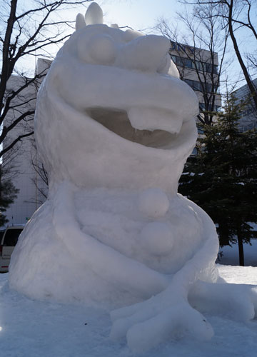 第66回さっぽろ雪まつりより「アナと雪の女王(オラフ)」 第66回さっぽろ雪まつりより「アナと雪の女王(オラフ)」