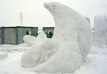 2007年さっぽろ雪まつり「イナバウアー（さとらんど会場）」
