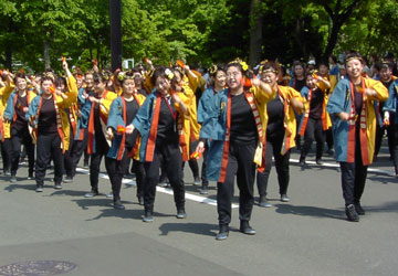 2007年YOSAKOIソーラン祭り・大通パレードより「中村記念病院『脳天気』」1