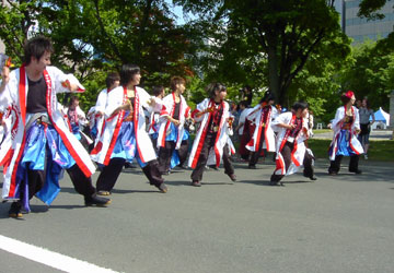2007年YOSAKOIソーラン祭り・大通パレードより「ござれGO-SHU!滋賀連合」2