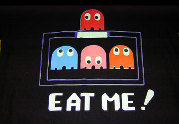 パックマン「EAT ME！」Tシャツ（表）2
