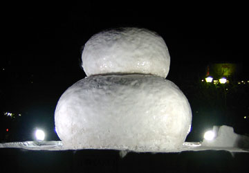 北海道庁赤れんが庁舎前の「巨大雪だるま」6